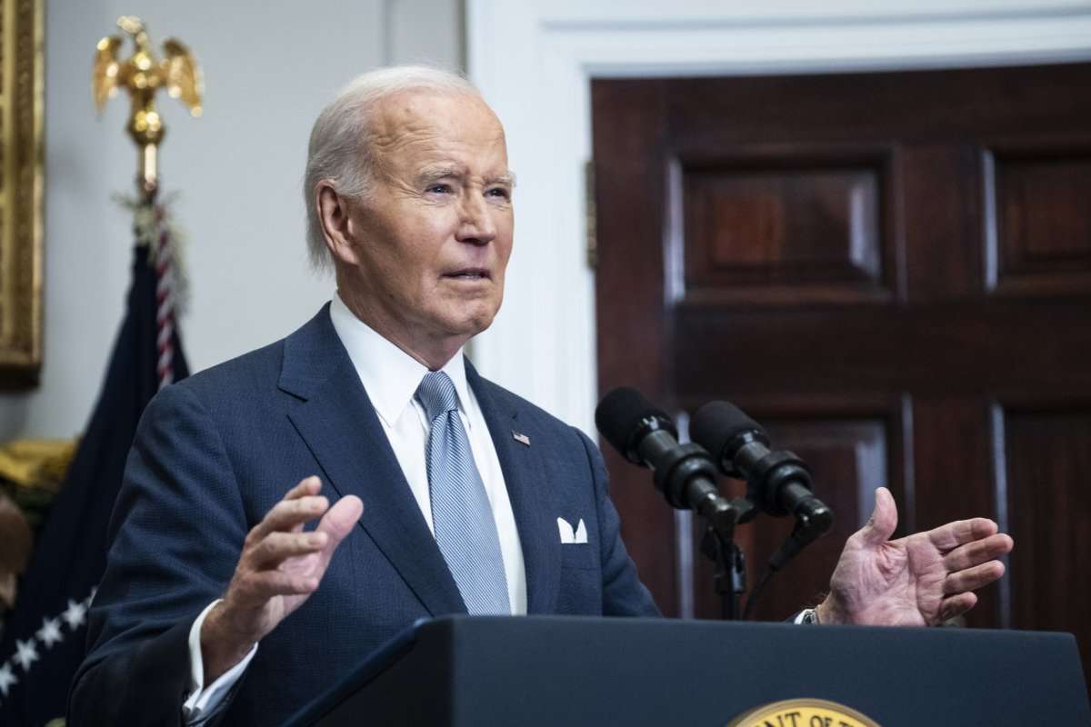 Biden Administration Cracks Down on Overdraft Fees with New Banking Rules