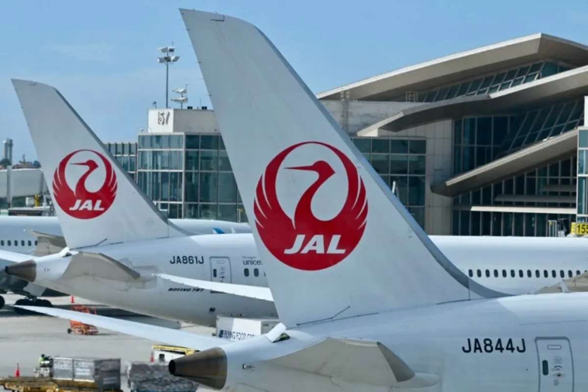 Japan Airlines Hit by Cyberattack, Causing Flight Delays and System Disruptions