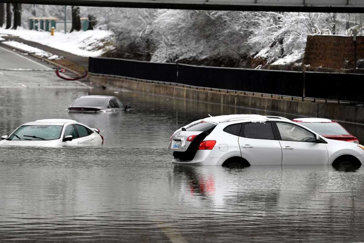 Devastating Floods in Kentucky Claim Twelve Lives, Including a Mother and Child