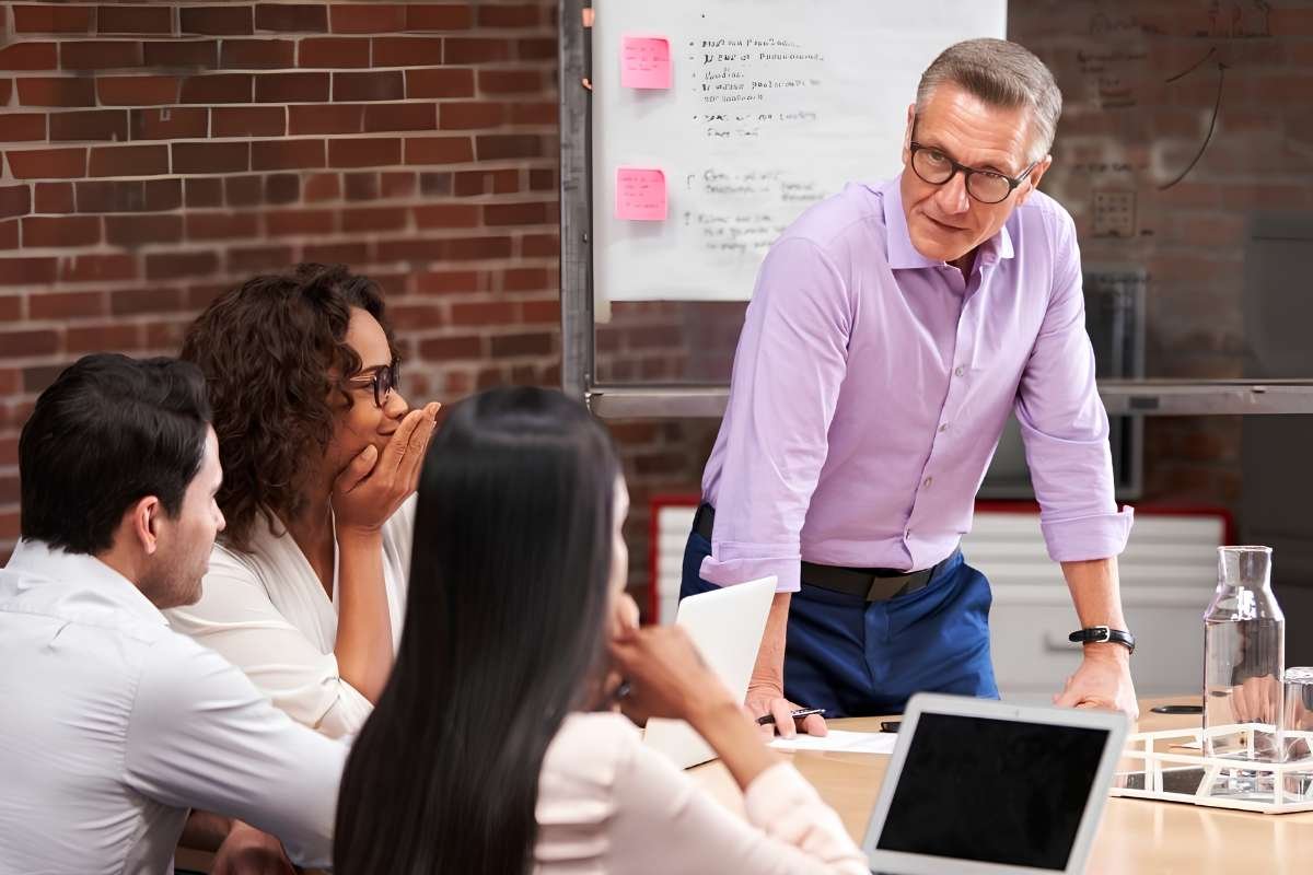 Why Agile Leadership Outperforms Traditional Management Today? | Visionary CIOs