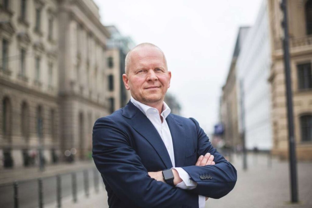 Top 50 Highest-Paid CEO in 2025 | Visionary CIOs