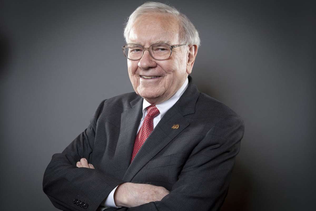 Buffett Marks Final Day as Berkshire Hathaway Chief Executive