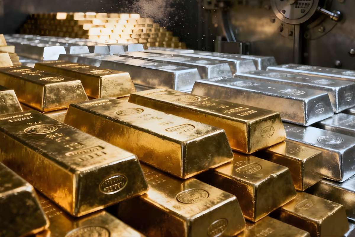 Gold and Silver Surge as Middle East Conflict Sparks Global Safe-Haven Rush