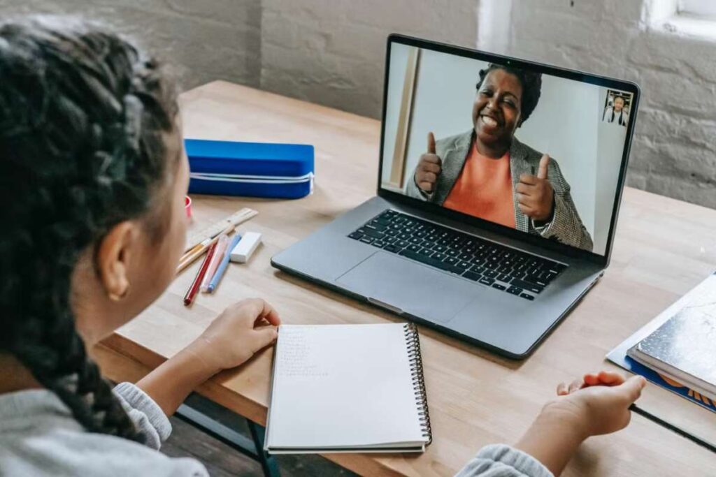 How to Make an Income From Home? Methods for Beginners | Visionary CIOs