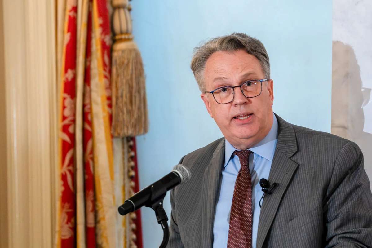 Fed’s Williams Signals Steady Rates as Inflation Heads Toward Target