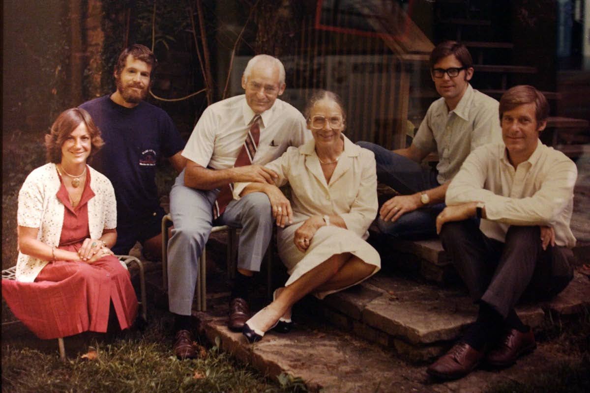 The Walton Family and the Rise of Walmart: Building a Retail Empire | Visionary CIOs