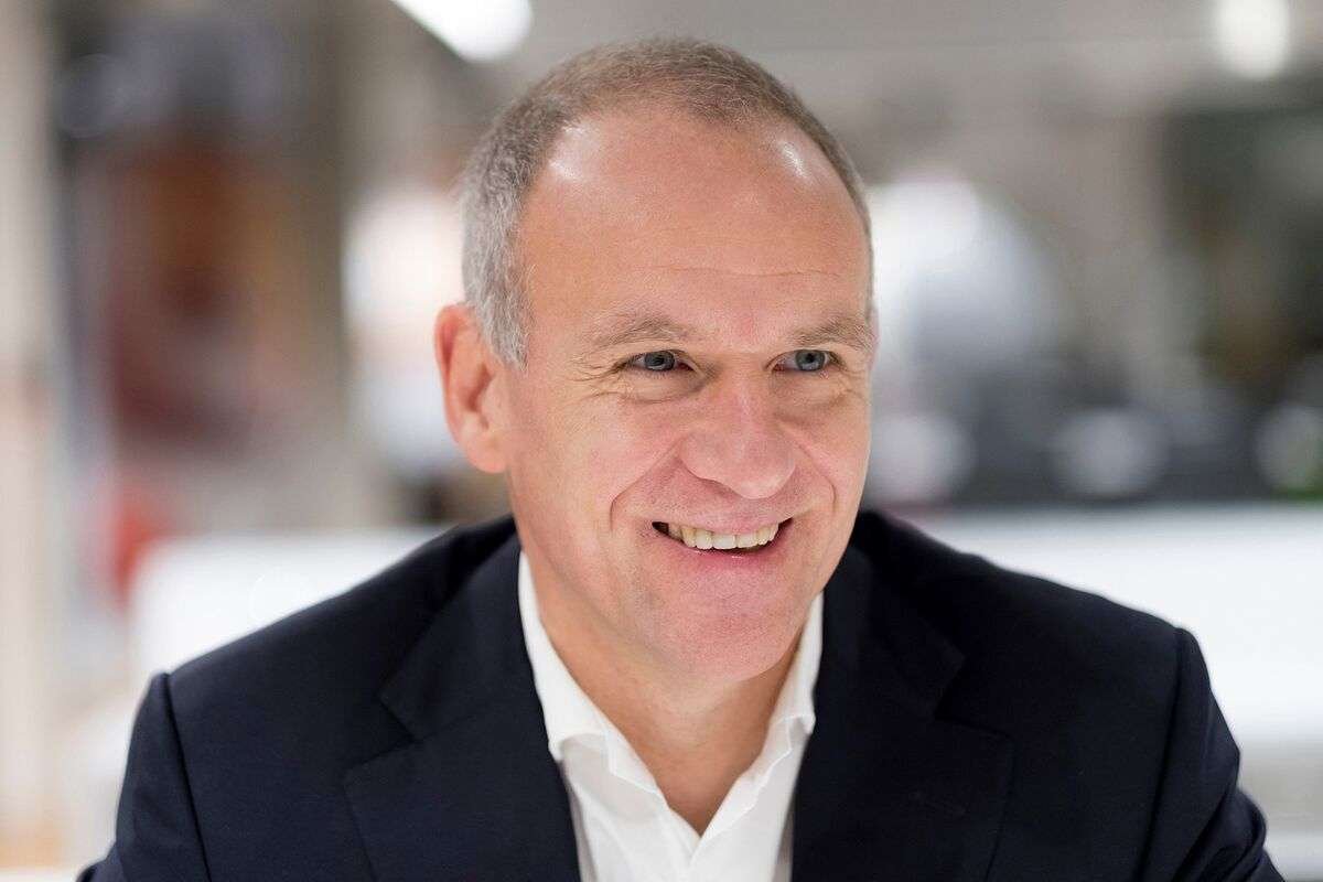 Diageo CEO Dave Lewis Job Cuts: Dave Announces 2,000 Jobs Cut | Visionary CIOs