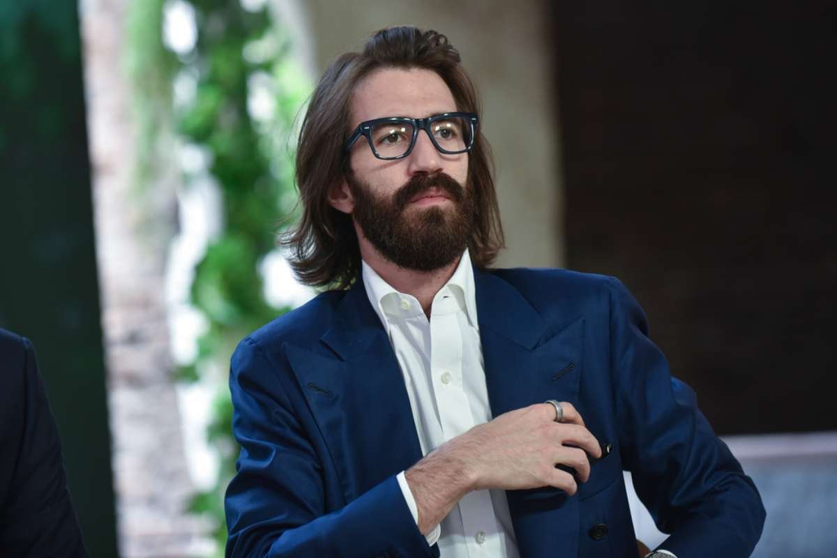 Founder’s Son Steps Down From EssilorLuxottica Management | Visionary CIOs