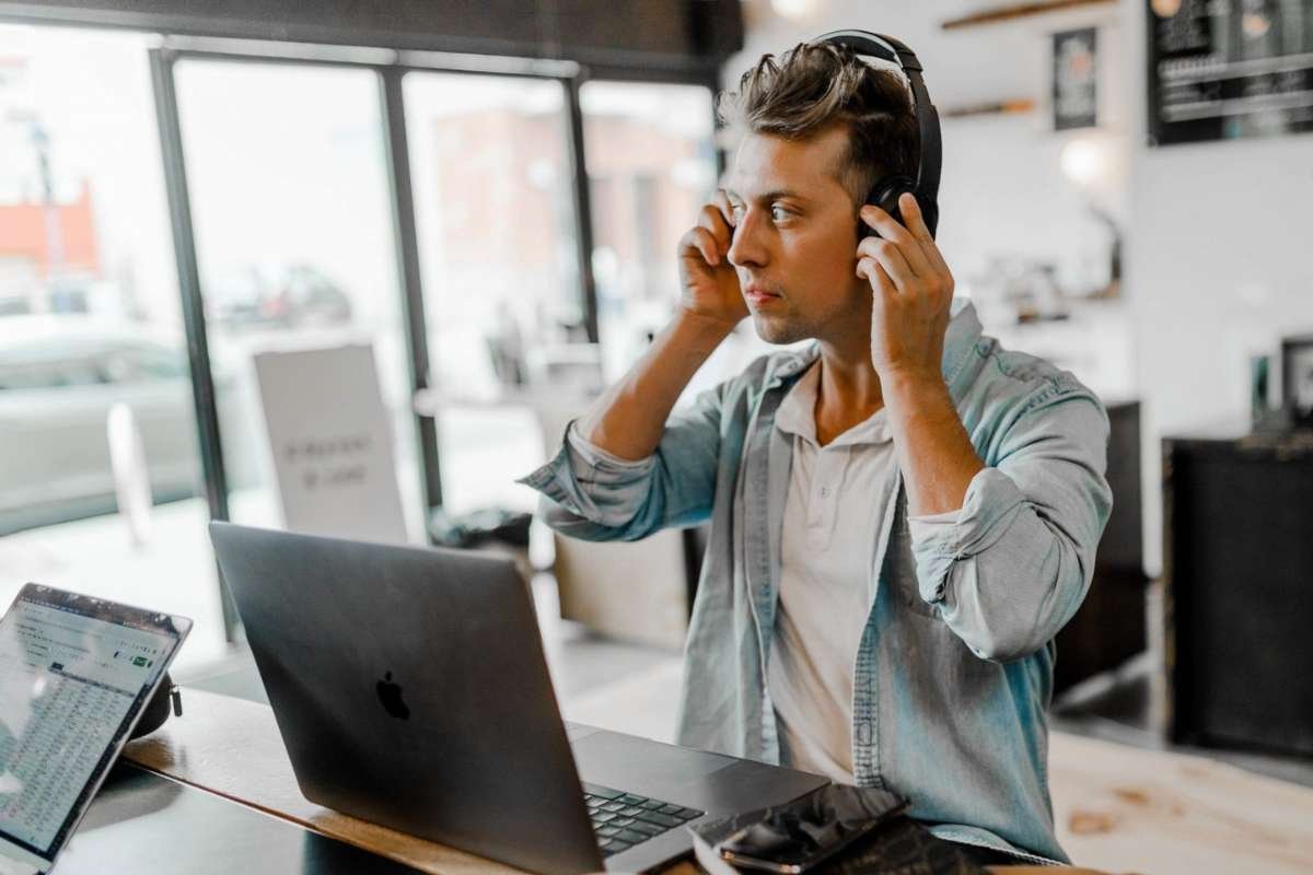 Consulting vs Freelancing: Which Skills Clients Value Most | Visionary CIOs