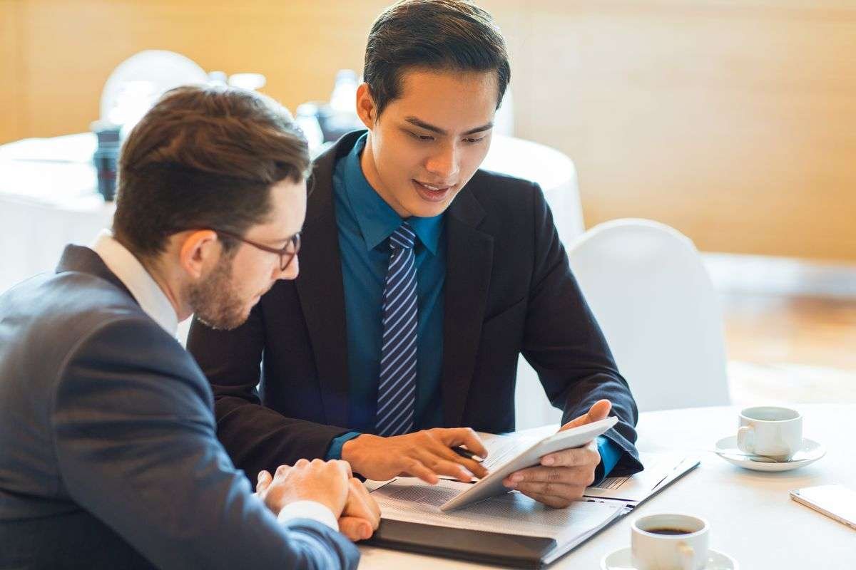 How to Become a Management Consultant: Career Paths | Visionary CIOs