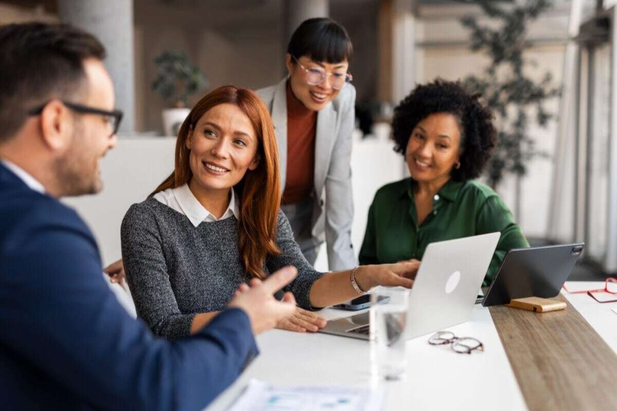 Consulting vs Coaching: Key Differences You Should Know | Visioanry CIOs