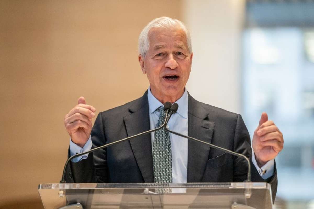 Jamie Dimon Tata Dispute: JPMorgan Chief Warns of Investor Concerns | Visionary CIOs