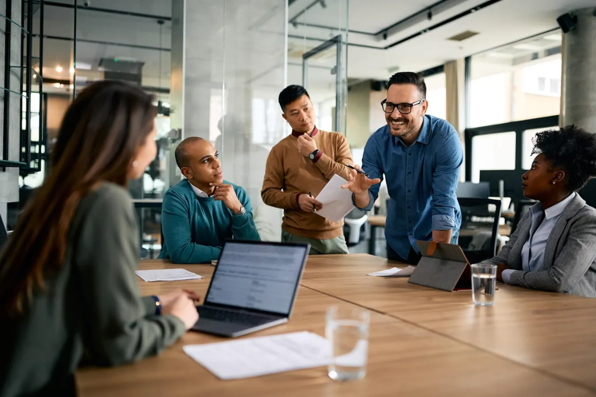 Servant Leadership Style: 4 Steps to Build a Stronger Team | Visionary CIOs