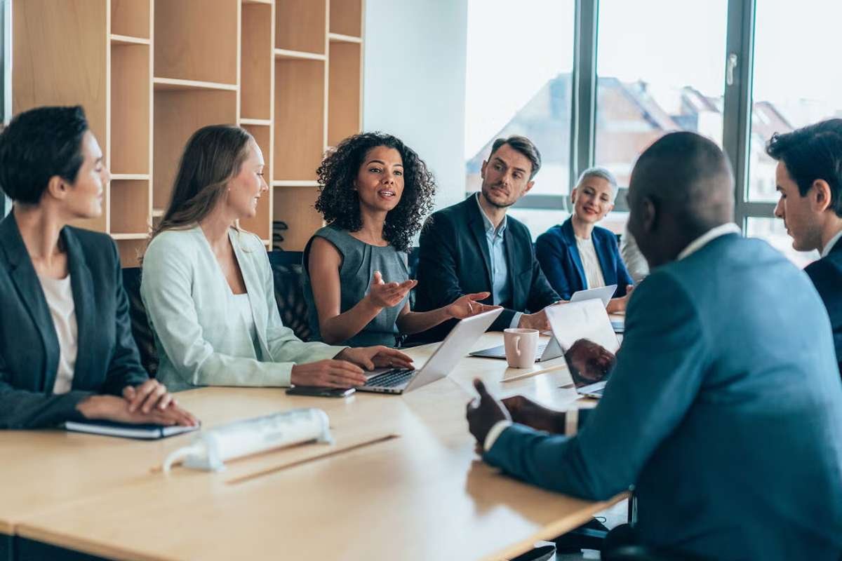 Crisis Leadership vs. Traditional Leadership: Key Differences | Visionary CIOs